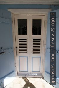 Porte intérieure d'une case créole. Photo © André M. Winter