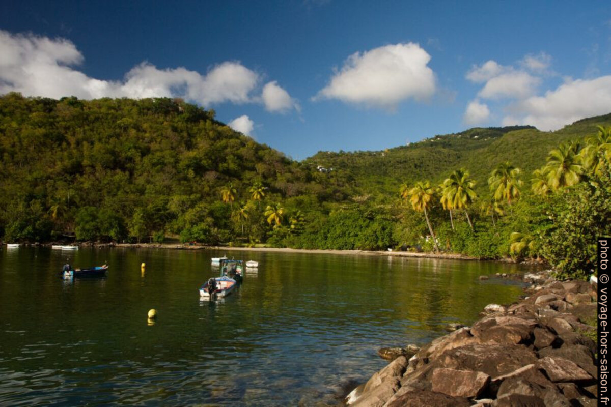 Anse à la Barque sur la Côte Sous le Vent. Photo © Alex Medwedeff