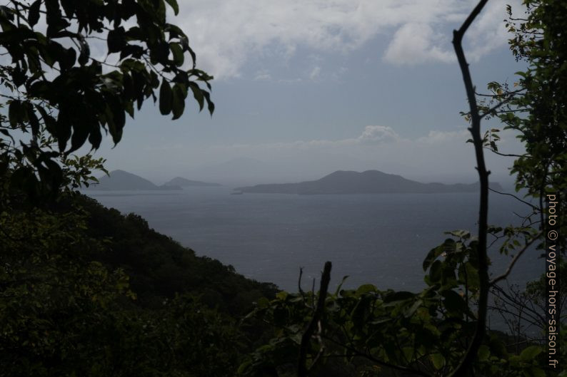 Point de vue sur les Saintes. Photo © Alex Medwedeff