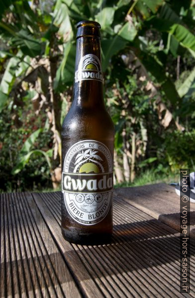 Bouteille de bière guadeloupéenne Gwada. Photo © André M. Winter