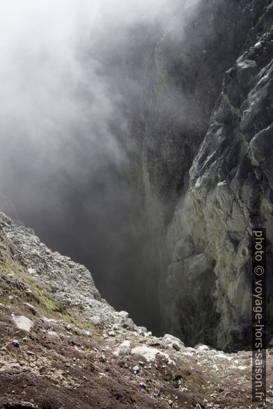 Vue dans le Gouffre Tarissan. Photo © André M. Winter