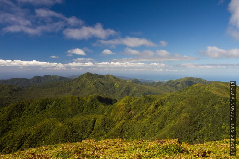 Vue du Piton de Saussure vers le nord. Photo © Alex Medwedeff