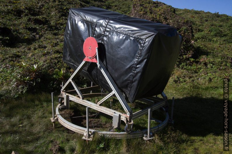 Télescope à muons pour l'observation de la Soufrière. Photo © André M. Winter