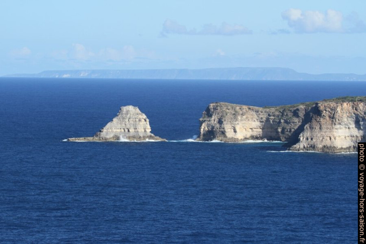 Le Piton et la Pointe du Piton. Photo © Alex Medwedeff
