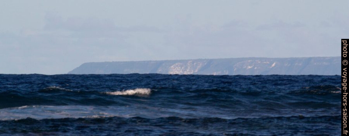 Côte nord de la Désirade et Pointe du Grand Abaque. Photo © André M. Winter
