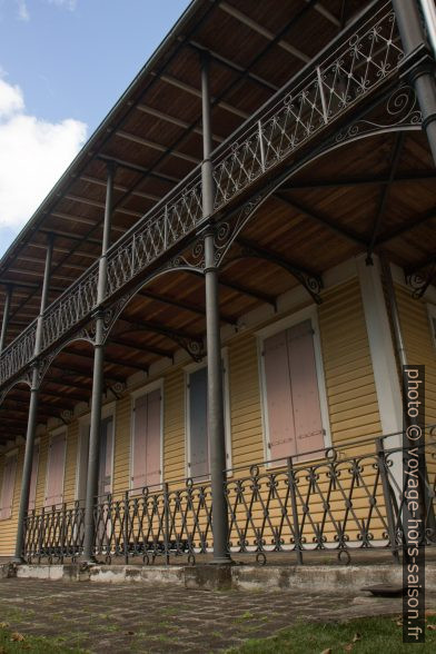 Balcons du Presbytère de Saint-Pierre-et-Saint-Paul. Photo © Alex Medwedeff