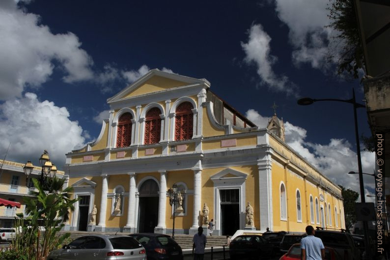 Église Saint-Pierre-et-Saint-Paul de Pointe-à-Pitre. Photo © Alex Medwedeff