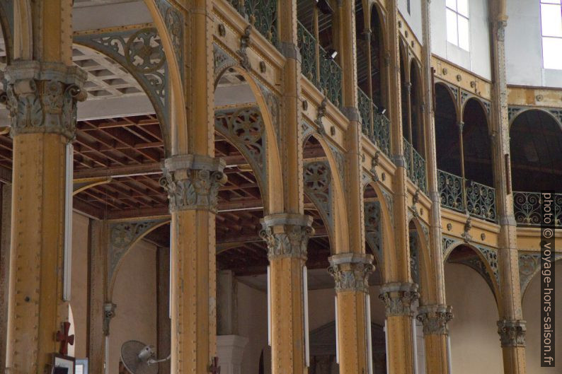 Galerie et collatéral gauche de l'église St.-Pierre-et-St.-Paul. Photo © Alex Medwedeff