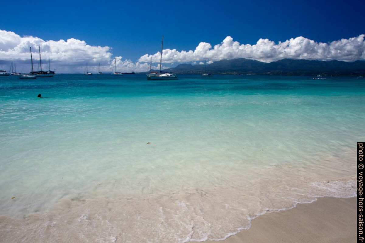 Plage du Gosier. Photo © Alex Medwedeff
