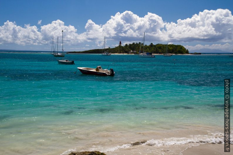 Îlet du Gosier dans une mer turquoise. Photo © Alex Medwedeff