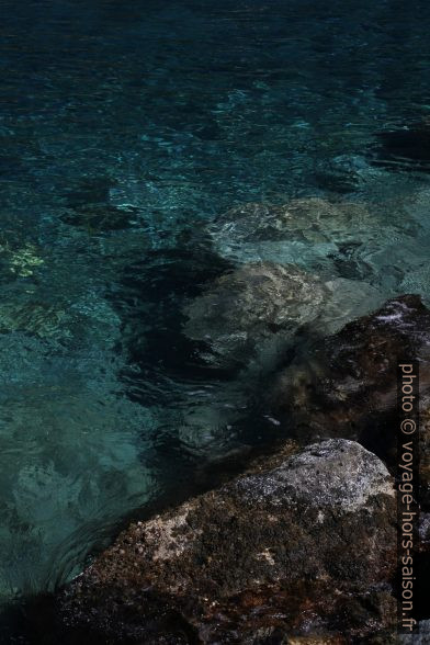 L'eau claire de la Mer des Caraïbes. Photo © Alex Medwedeff