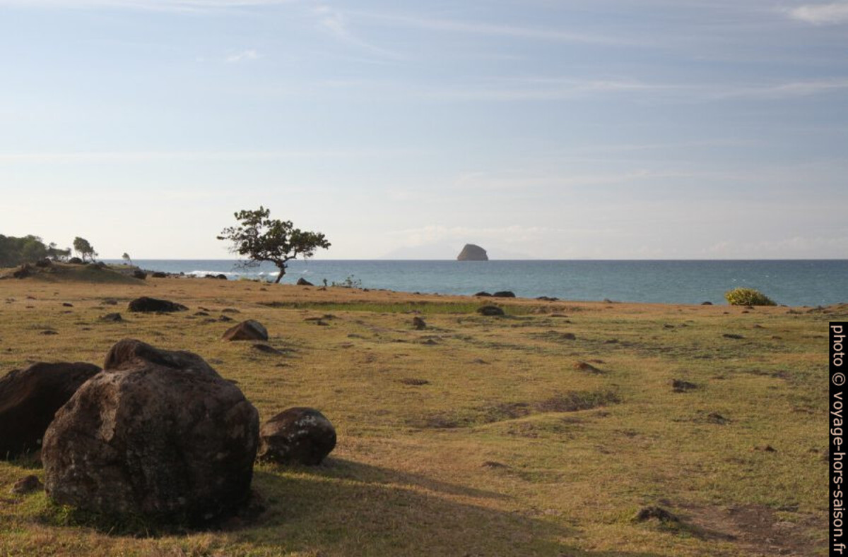 Pointe du Petit Fort et la Tête à l'Anglais. Photo © Alex Medwedeff