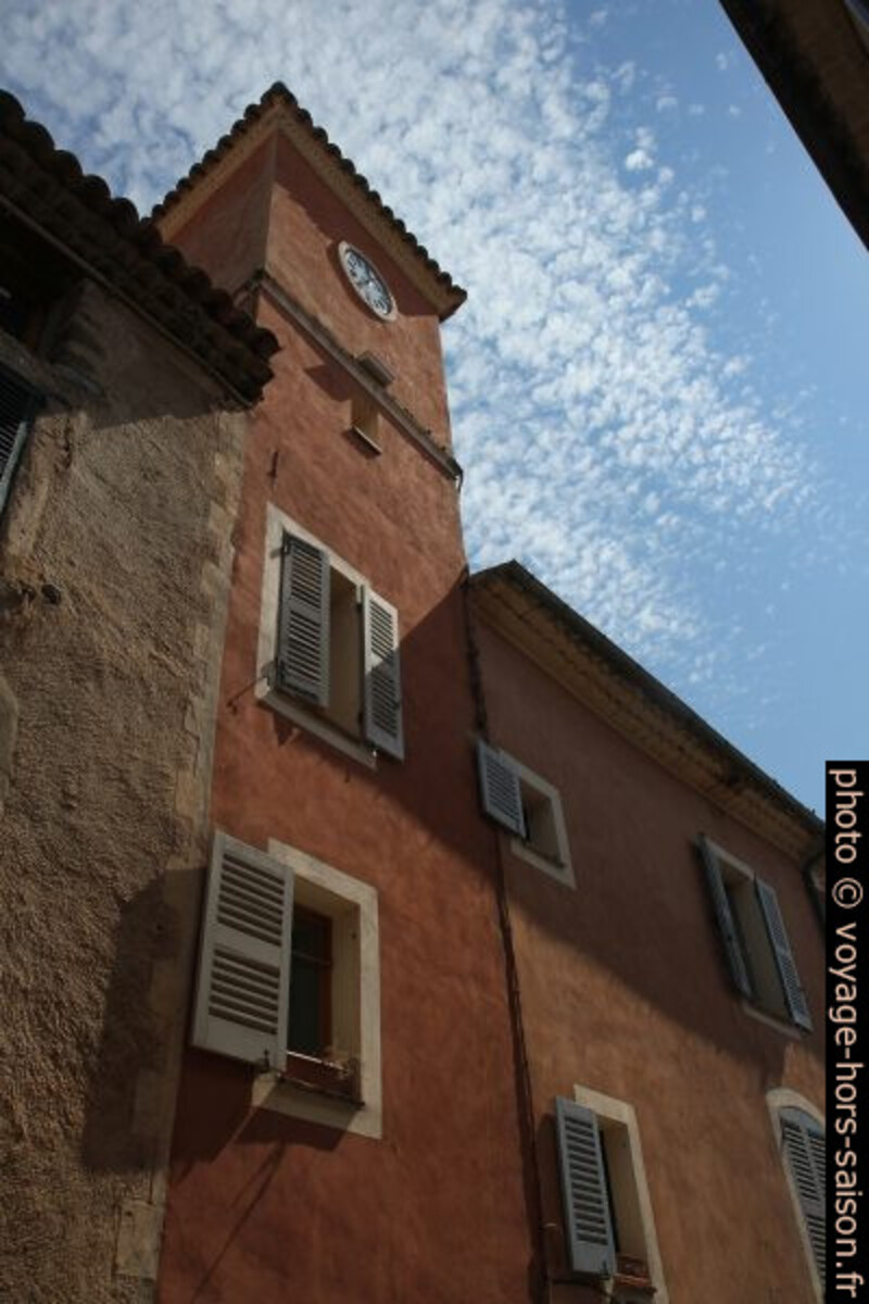 Tour de l'horloge de Sillans. Photo © Alex Medwedeff
