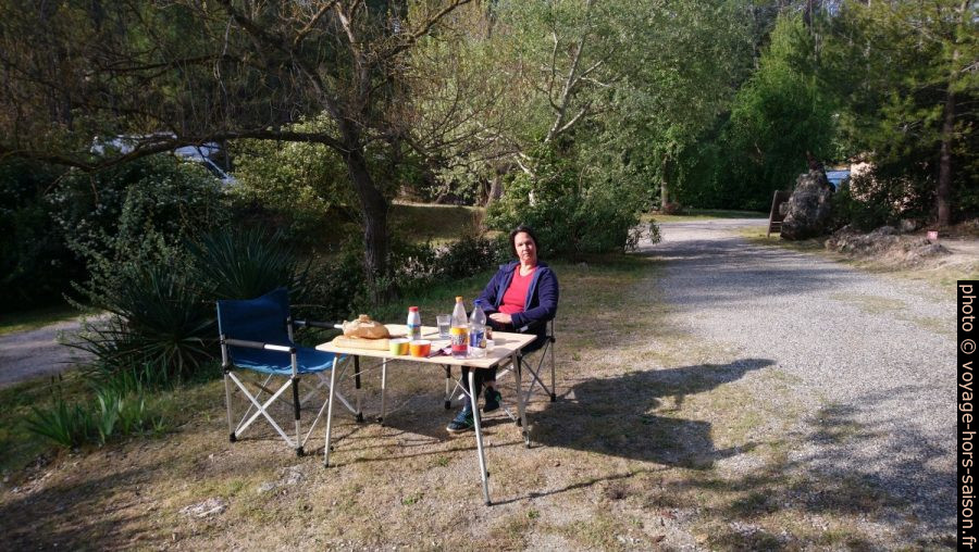 Petit déjeuner au soleil. Photo © André M. Winter