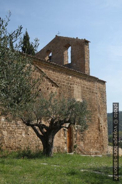 Clocher-mur de la Chapelle Saint-Victor. Photo © Alex Medwedeff