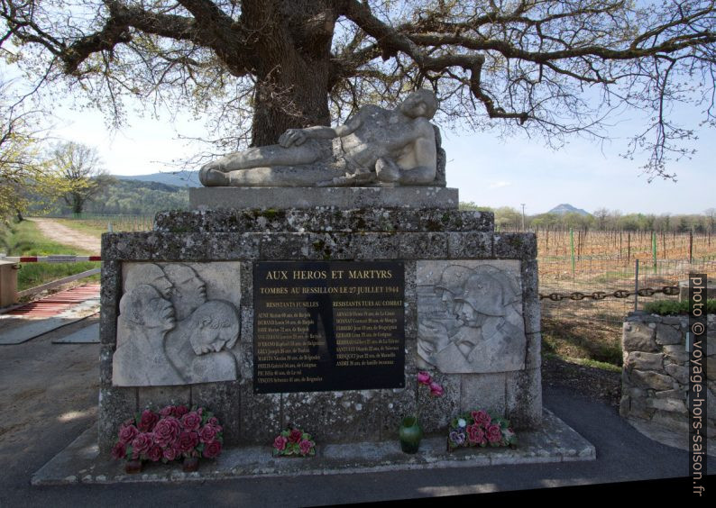 Monument aux héros et martyrs de la Résistance dans le Bessillon. Photo © André M. Winter