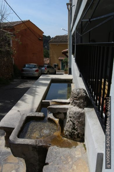 Fontaine et lavoir Saint Marc. Photo © André M. Winter