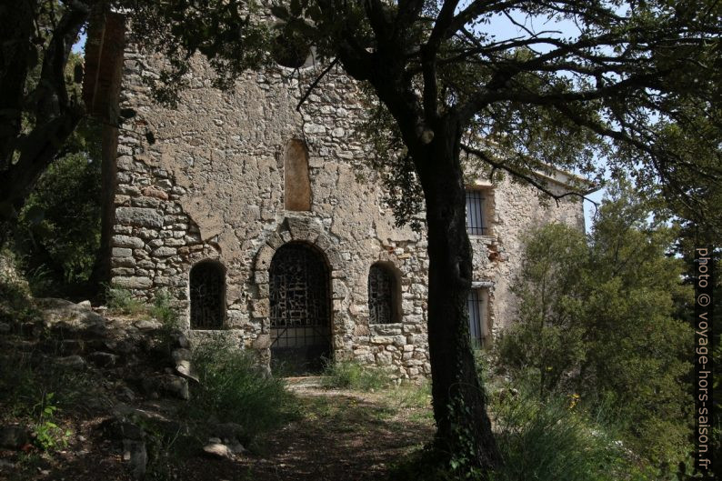 Chapelle Saint Blaise avec vitraux de 1988. Photo © André M. Winter