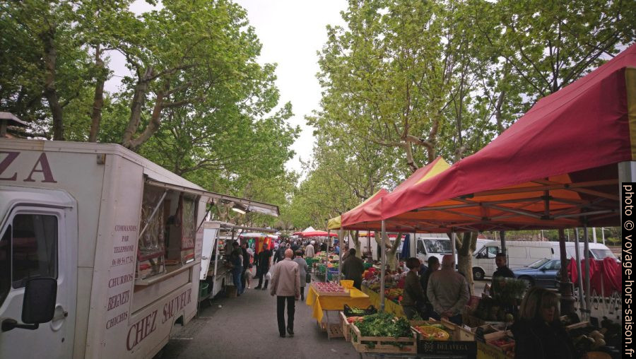 Au marché de Port-de-Bouc. Photo © André M. Winter