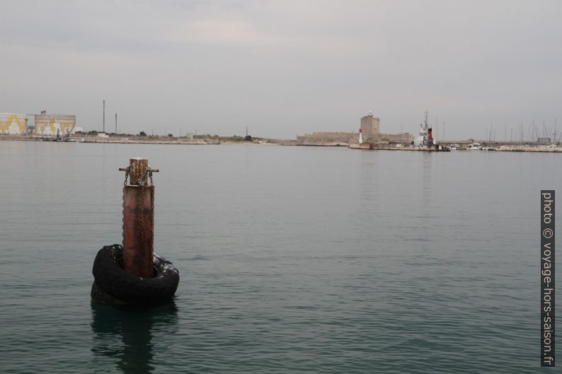 Phare du Fort de Bouc. Photo © Alex Medwedeff