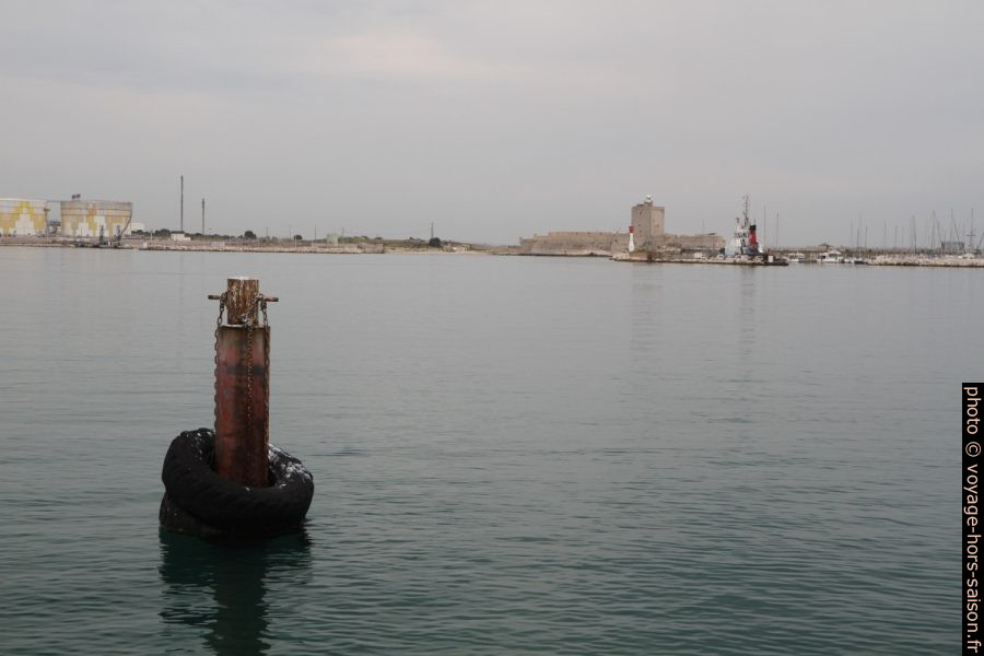 Phare du Fort de Bouc. Photo © Alex Medwedeff