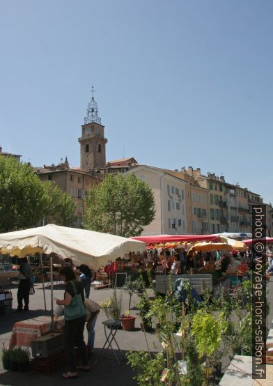 Le marché du samedi de Digne-les-Bains. Photo © André M. Winter