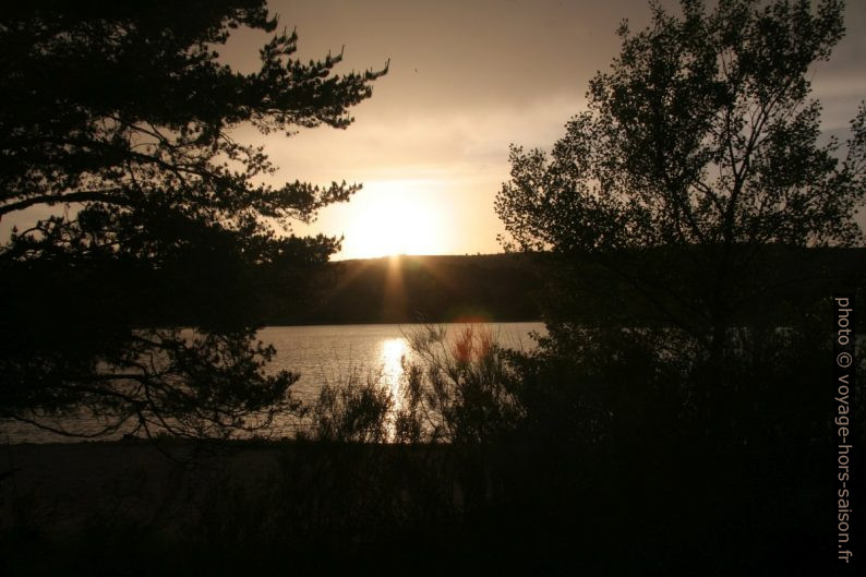 Coucher de soleil sur le lac. Photo © André M. Winter
