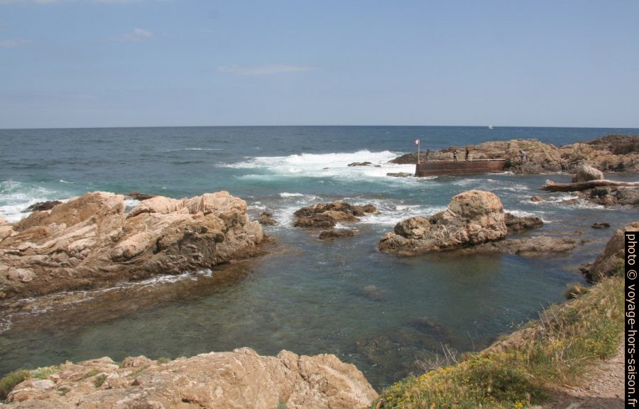 Petit port de la Pointe de la Galle. Photo © André M. Winter