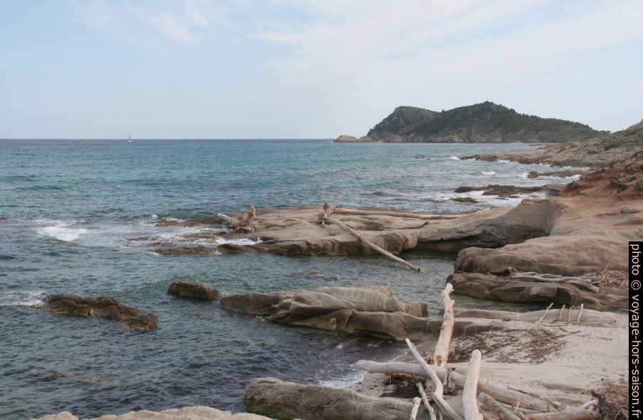 Pointe du Canadel et Cap Taillat. Photo © Alex Medwedeff