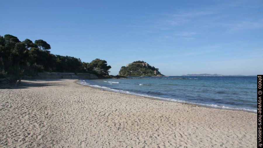 Pointe du Diable, Plage et Fort de Brégançon. Photo © André M. Winter