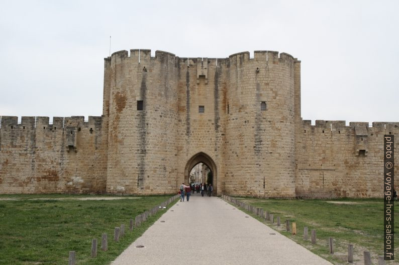 Porte des Moulins ou Porte Neuve. Photo © Alex Medwedeff