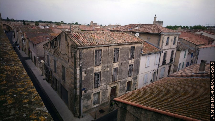 Maison en ruine dans le centre d'Aigues Mortes. Photo © André M. Winter