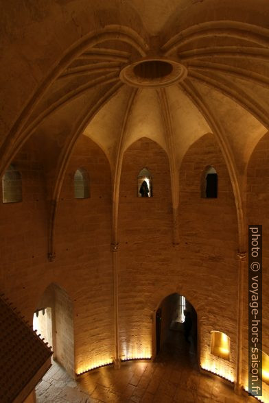 Voûte d'une chambre circulaire de la Tour de Constance. Photo © André M. Winter