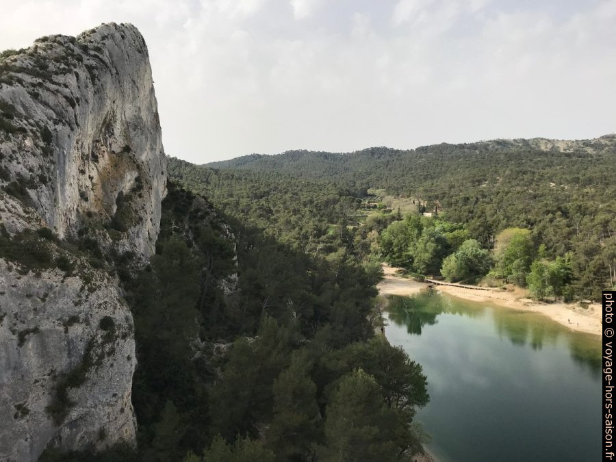 Crête à l'est du lac de Peirou. Photo © Alex Medwedeff