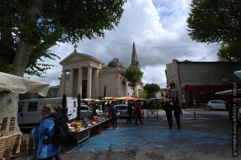 Marché sur la Place de la République. Photo © André M. Winter