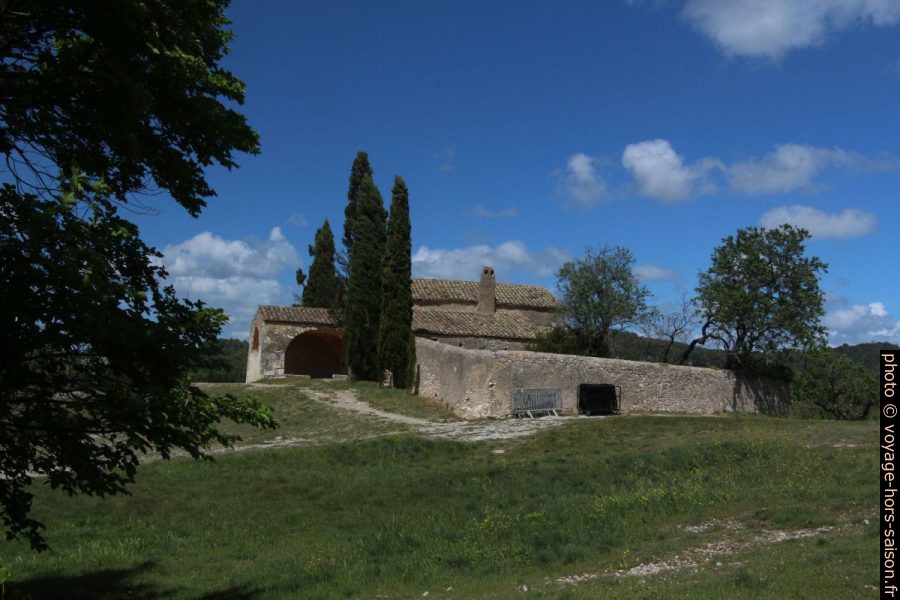 Chapelle St. Sixte et le mur du petit jardin. Photo © André M. Winter