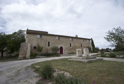 Chapelle St. Symphorien près de Vernègues. Photo © André M. Winter