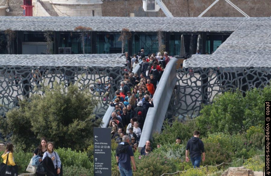 Passerelle du Fort St. Jean au MuCEM. Photo © André M. Winter
