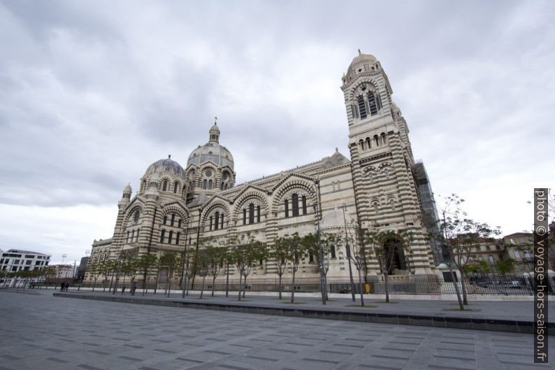 Façade sud de la Cathédrale la Major. Photo © André M. Winter