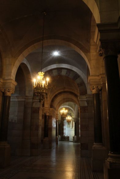 Déambulatoire de la Cathédrale la Major. Photo © Alex Medwedeff