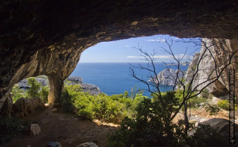 La Grotte de l'Os. Photo © André M. Winter