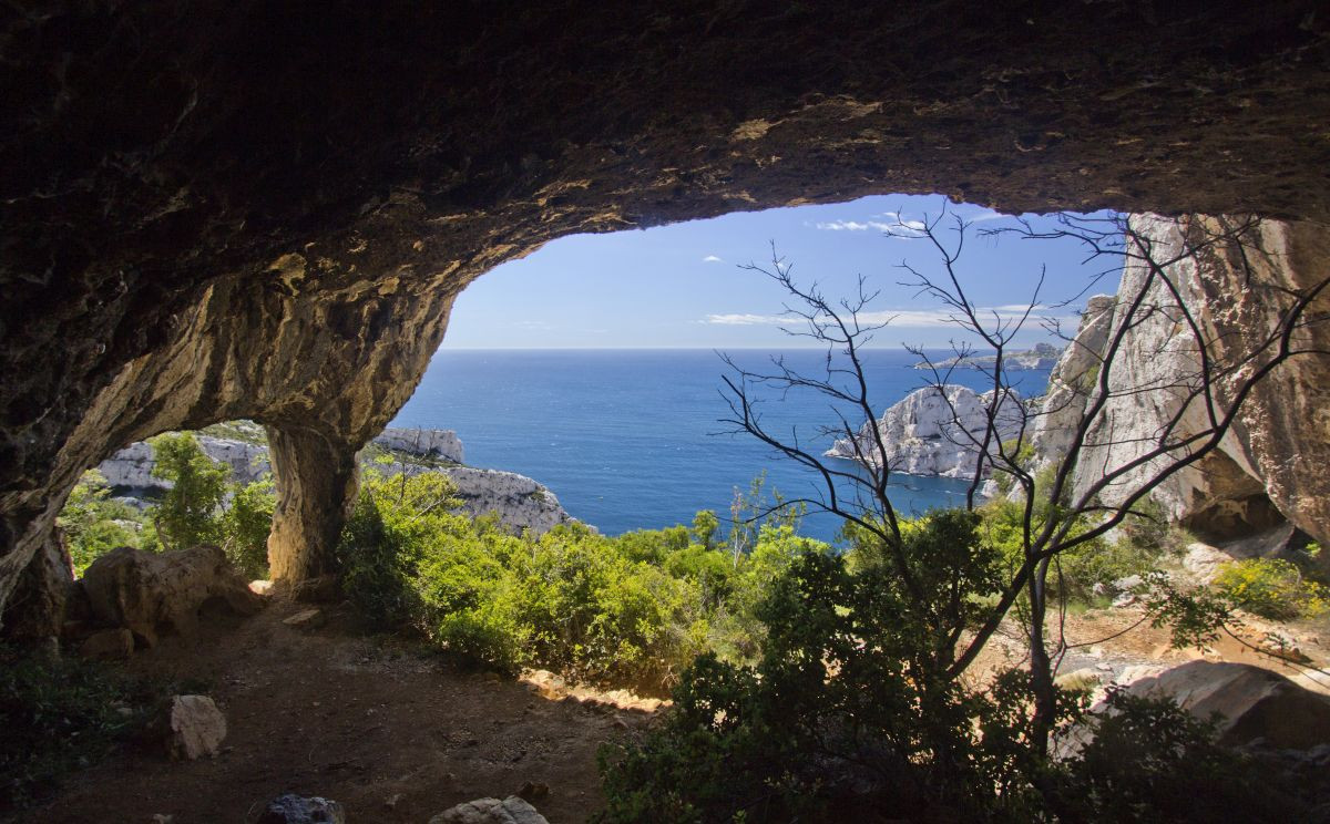 La Grotte de l'Os. Photo © André M. Winter