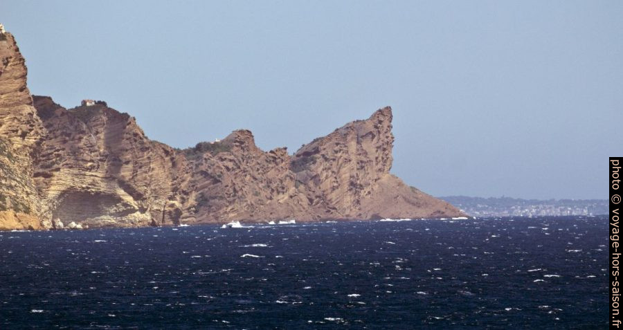 Le Bec de l'Aigle vu du Cap Morgiou. Photo © André M. Winter