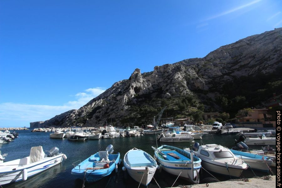 Le port de Morgiou et la Crête de Morgiou. Photo © André M. Winter