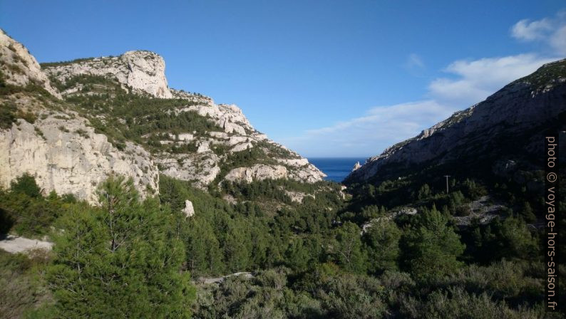 Vue retour dans la Calanque de Morgiou. Photo © André M. Winter