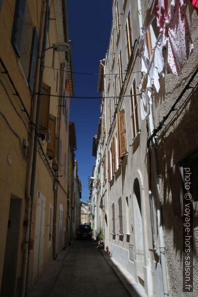 Rue Fougasse. Photo © Alex Medwedeff