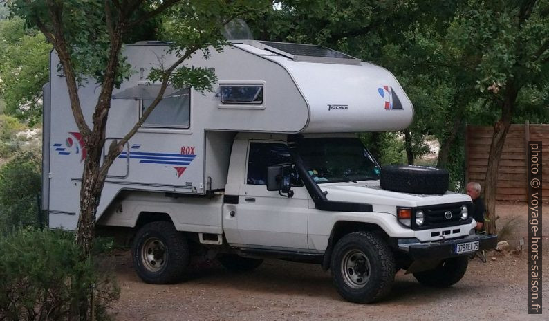 Cabine sur Toyota Land Cruiser des années 1990. Photo © André M. Winter