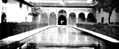 Cour des Myrtes de l’Alhambra de Grenade en 1907