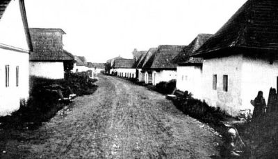 Maisons du village hongrois de Turan (aujourd’hui Turany en Slovaquie)