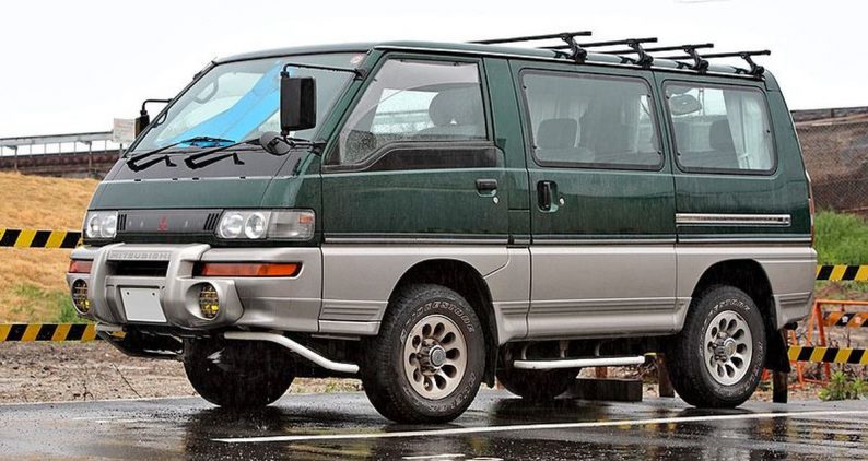 Mitsubishi Delica Star Wagon 4×4 d’environ 1990. Photo Wikimedia CCSA3 Tennen-Gas